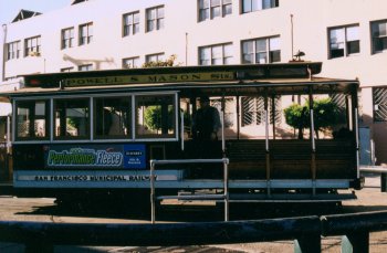 Streetcar Turning Point - Klicken, um das Motiv als Postkarte zu versenden