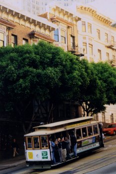 Streetcar bei der Abfahrt - Klicken, um das Motiv als Postkarte zu versenden
